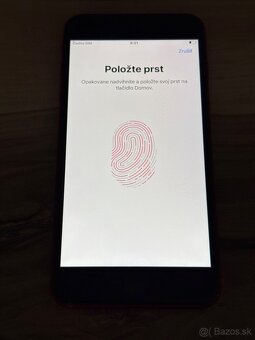 Predám Apple iPhone 8 Plus 64GB RED Bežné známky opotrebovan - 4