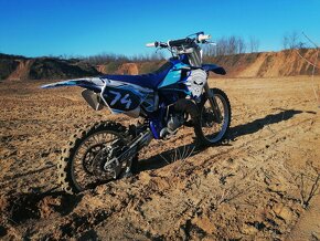 Yamaha YZ 125 - 4