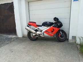 Aprilia RSV Mille 1000 - 4