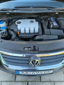 Predám Volkswagen Touran 2.0TDi 103kW Auto je v TOP stave. K - 4