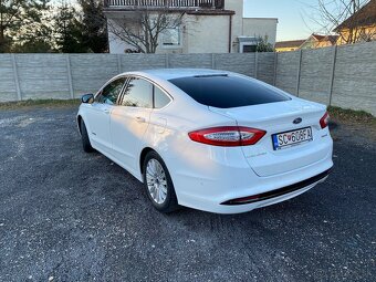 Ford Mondeo hybrid - 4