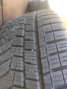 Hankook W320 Winter icept Evo 2 205/55 R17 95V - 4