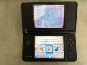 Nintendo DSi XL - 4