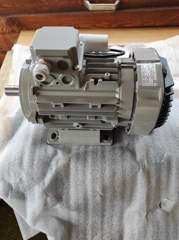 elektromotor 220 V - 4