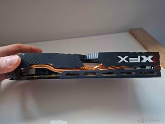 Predám grafickú kartu XFX RX 580 8GB - 4