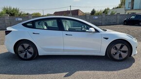 Tesla Model 3 Standard Range Plus 54kWh RWD  26.658 € - 4