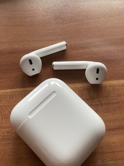 Apple AirPods 1. Gen - 4