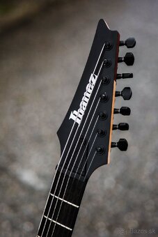 Ibanez RGIXL7 – 7-strunová baritónová gitara
 - 4