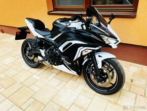 Kawasaki Ninja 650 - 4