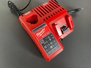 MILWAUKEE M12™ - M18™ NABÍJAČKA - 4