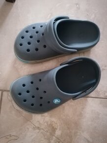 Crocs v. 30 - 4