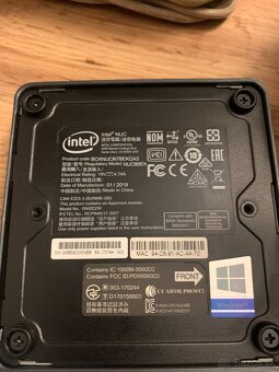 Intel NUC  model NUC8i7BEK - 4