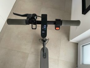 Xiaomi Mi Electric Scooter Essential - 4