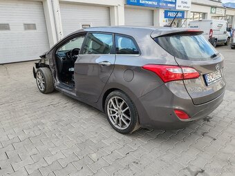 Predám Hyundai i30CW 1.6 GDI 99kw 2013 - 4