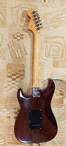 Squier Classic Vibe '70s Stratocaster HSS IL Walnut - 4