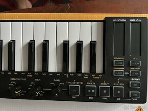 Behringer Swing midi klavesy - 4