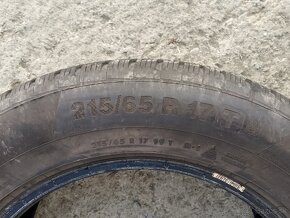 Predám Zimné 215/65R17 - 4