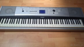 rezerovaný Yamaha DGX-520  keyboard + darujem knihu spevu - 4