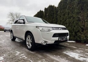 Mitsubishi Outlander 2,3 DI-D , 4x4 , 7 Míst kůže nafta - 4