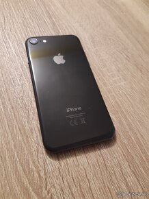 iPhone 8 / 64GB čierny TOP stav - 4