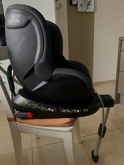 Autosedačka Britax Römer Dualfix 0-18kg - 4