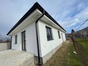 okr.Topoľčany 4 izbový moderný RD OPONICE - novostavba na kľ - 4