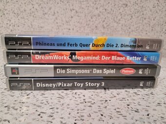 4x Hry na PSP Simpsons Toy Story 3 Megamind Phineas und Ferb - 4