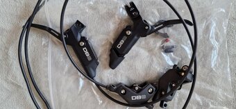 SRAM DB8 4-piestova brzdova sada, nova - 4