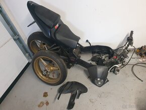 Suzuki GSXR 750 K4 - K5 - 4