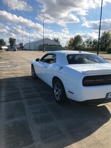 Dodge Challenger - 4