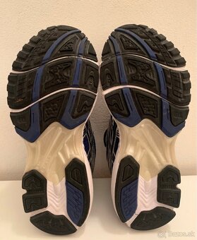 ASICS Gel-Kayano 14 - 4