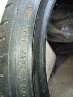 DUNLOP 235/35 R-19 - 4