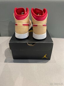 Jordan 1 Mid "Beige Red" (GS) - 4