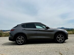 Alfa Romeo Stelvio 2.0 GME 280k Btech AWD A/T - 4