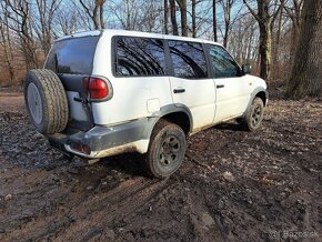 Rozpredám nissan terrano 2.7 tdi - 4