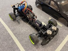 RC drift auto Sakura D5 - 4