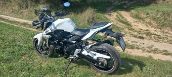 Suzuki gsr 750 - 4