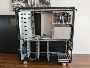 Lian Li PC-V2000 - 4