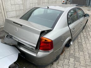 Lacno rozpredám Opel Vectra 2002-2008 na náhradné diely - 4