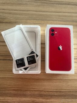 Predám iPhone 11 Red, 64 GB - 4