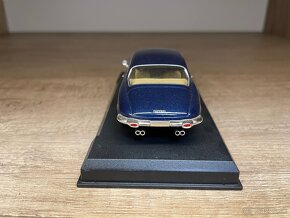 1:43 model Ferrari 400 SA - 4