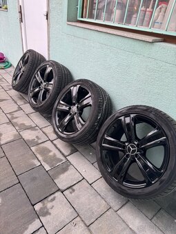 245/40 r18 - 4