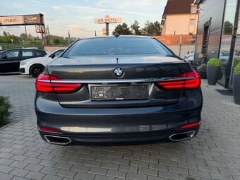 BMW Rad 7 750i xDrive A/T - 4