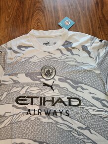 Manchester City Year of the dragon jersey - 4