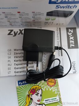 ZYXEL Switch ES-105E - 4