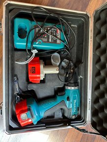 Makita srobovacka v kufriku - 4