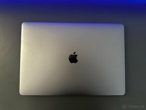 Macbook Pro 15" 2019 2,6 GHz 6-jadrový Intel Core i7 - 4