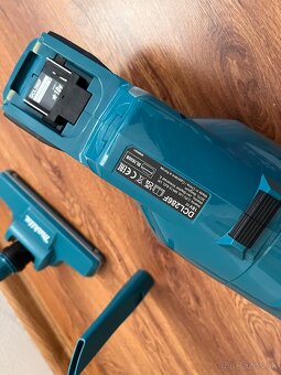 Makita vysávač 18V - 4