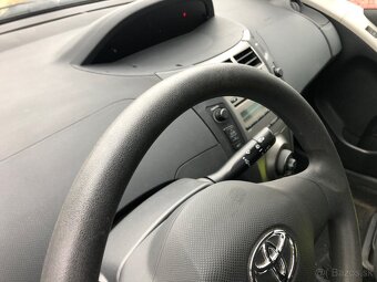 Toyota yaris benzin - 4