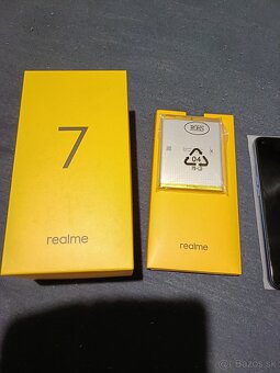 Maximálne zachovalý mobil Realme 7. - 4